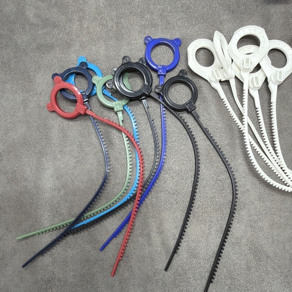 Beyblade Ripcords & Launchers Lot - Picture 8 of 9